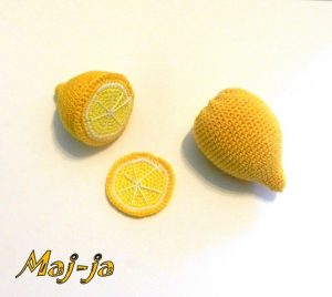 Вязаный лимон.